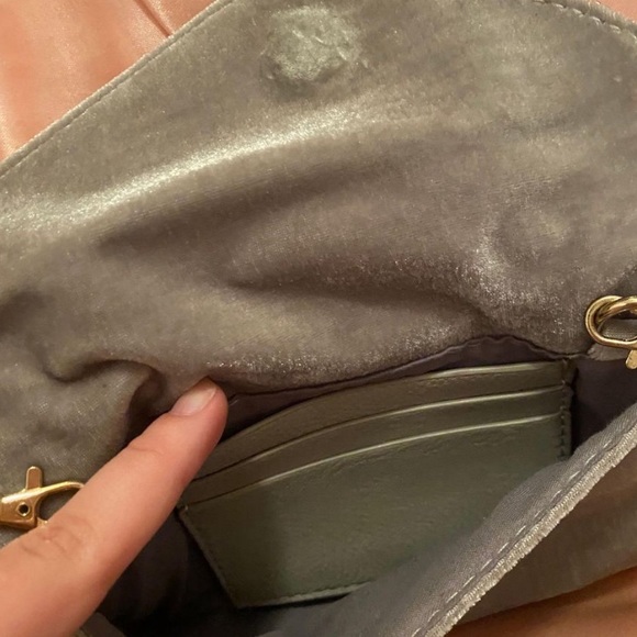 gray purse - Picture 4 of 4